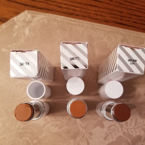 FOUNDATION - Picture 1 of 4